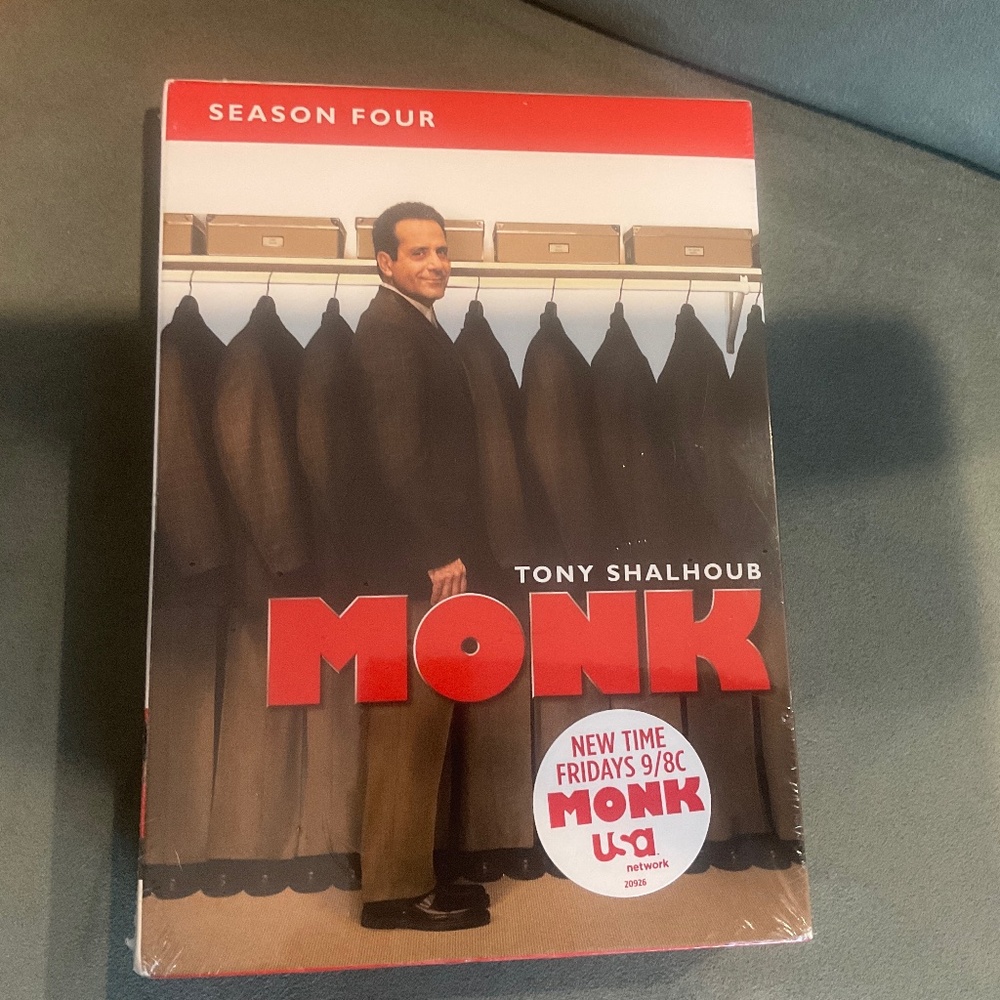 MONK season 4, 4 DVDs, comedy-detective TV series - good for families NWT